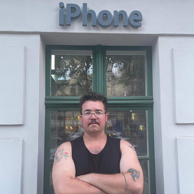 iPhone 3