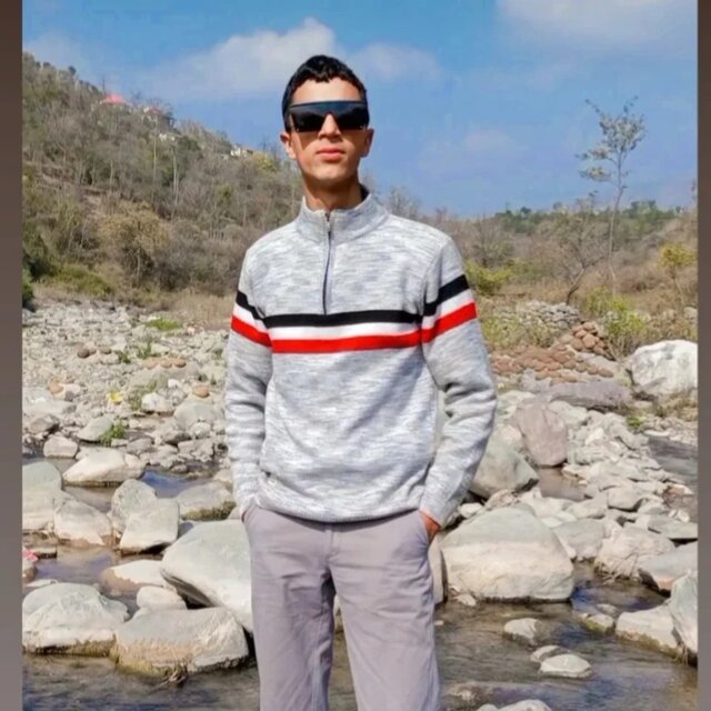 Navik hun mai
