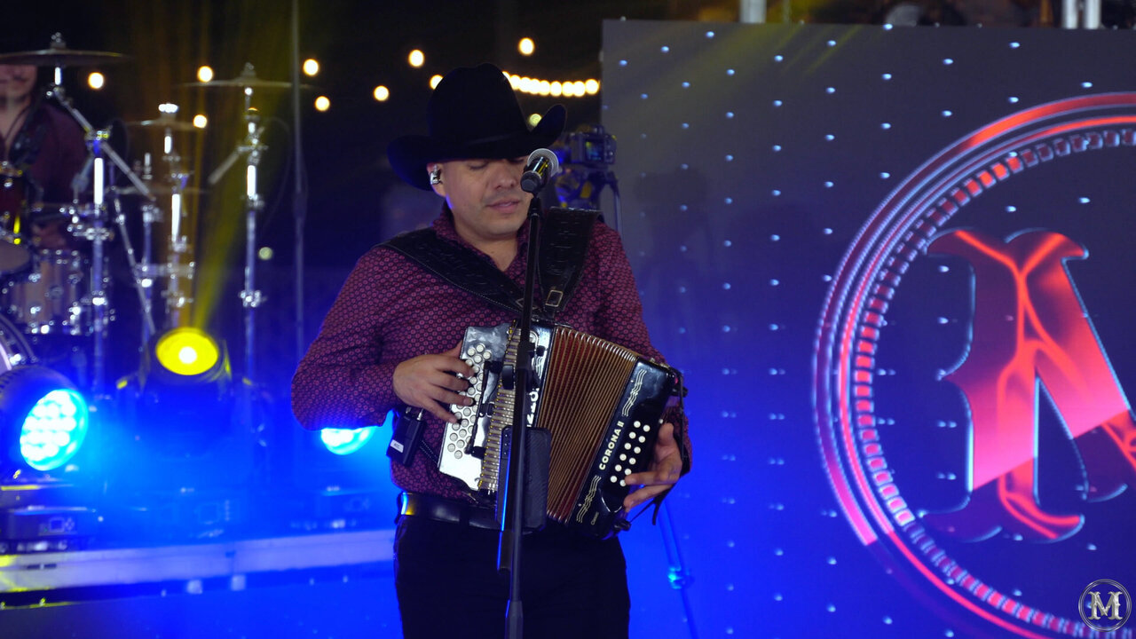 Esa Fue Mi Novia y El Vino Y La Parranda (En Vivo)