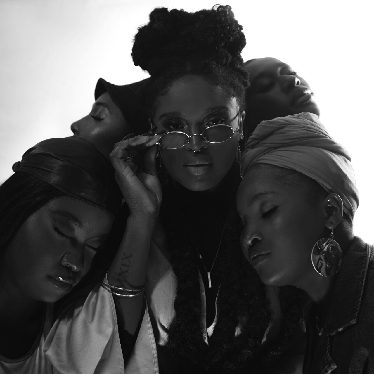 AHSIA - BLACK WOMAN [Single]