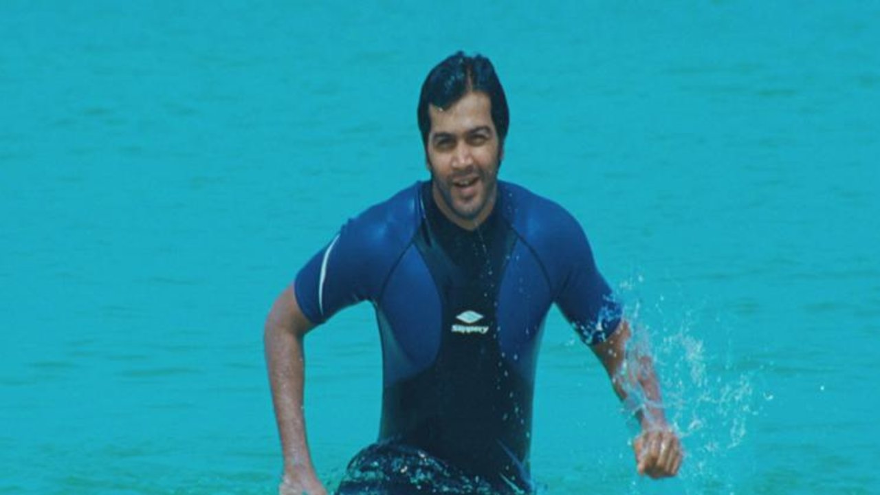 Vellaikkari (From "Modhi Vilayadu")