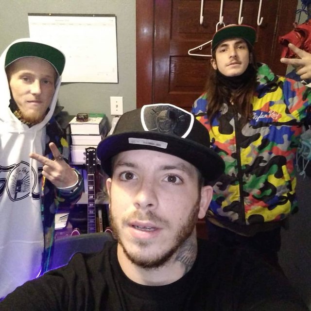 I'm the man feat slamdog,pwdog, Skyler ray, kinghansom (feat. slamdog, pwdog, Skyler ray & kinghansom)