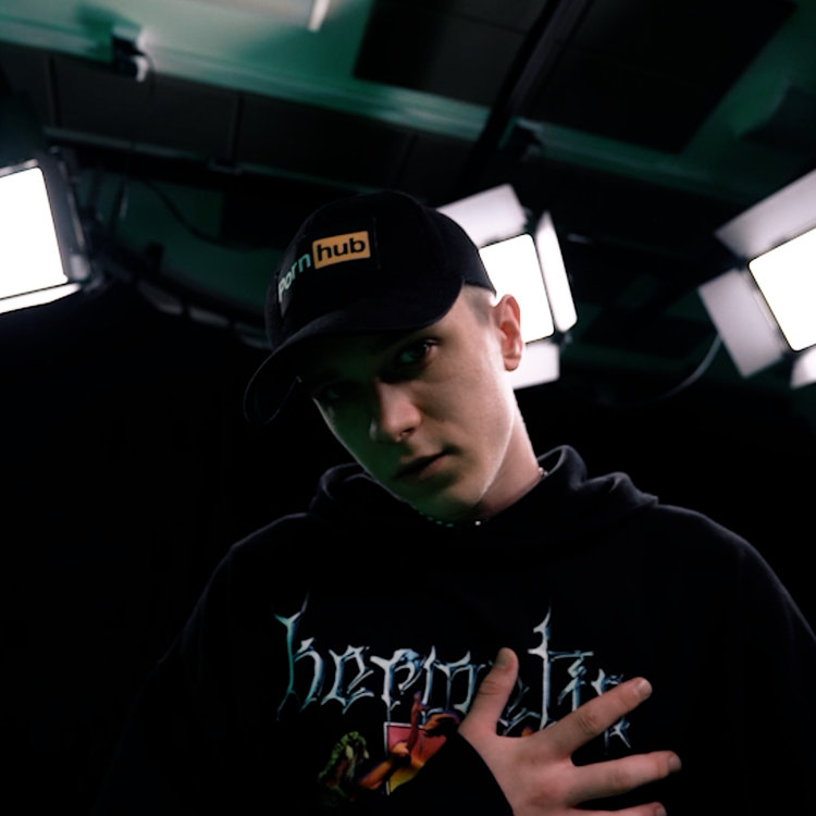 Eluv Rapper E V on TIDAL