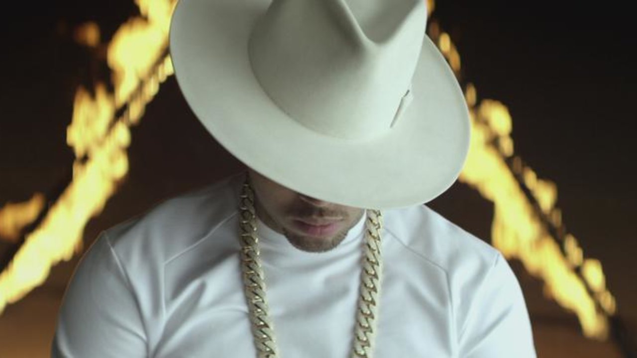 New Flame (feat. Usher & Rick Ross) (Official Video)