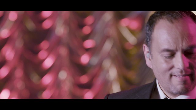 Va Cayendo una Lágrima (feat. Paco Familiar)