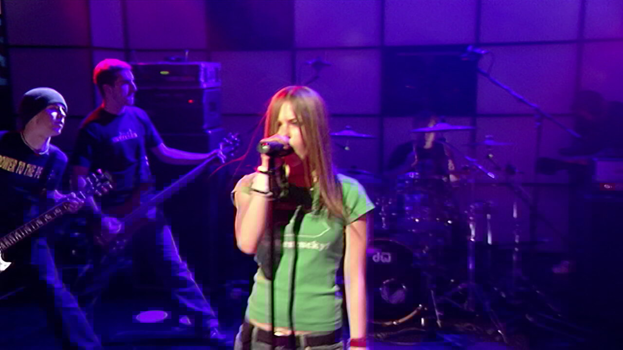 Sk8er Boi (Live on Top Of The Pops 1/10/2003)