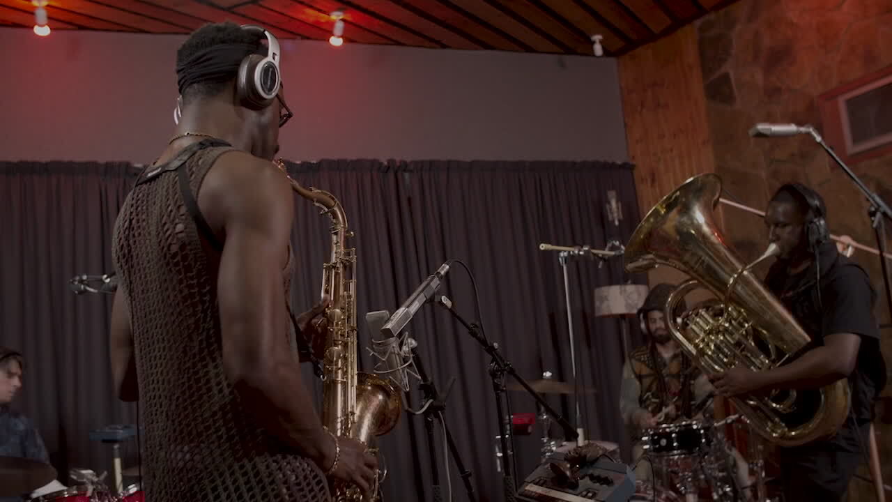 Hustle (Live)