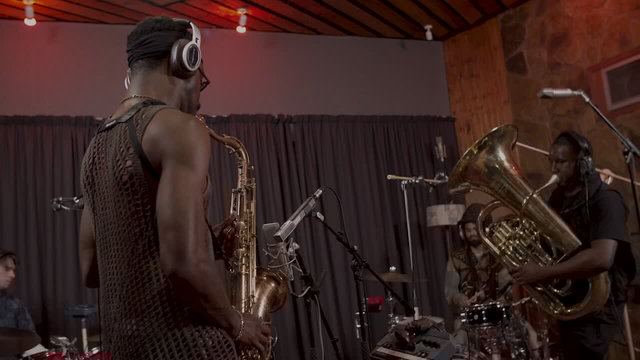 Hustle (Live)