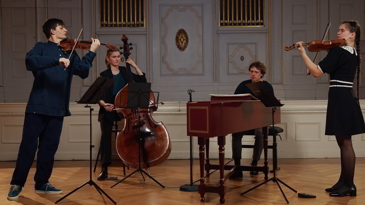 Mozart: Serenade in C Major, K. 648 "A Very Little Night Music" (Original Version for 2 Violins & Bass): III. Menuet [I]  – Trio