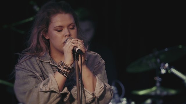 Boyfriend Jeans (Live at the Basement)