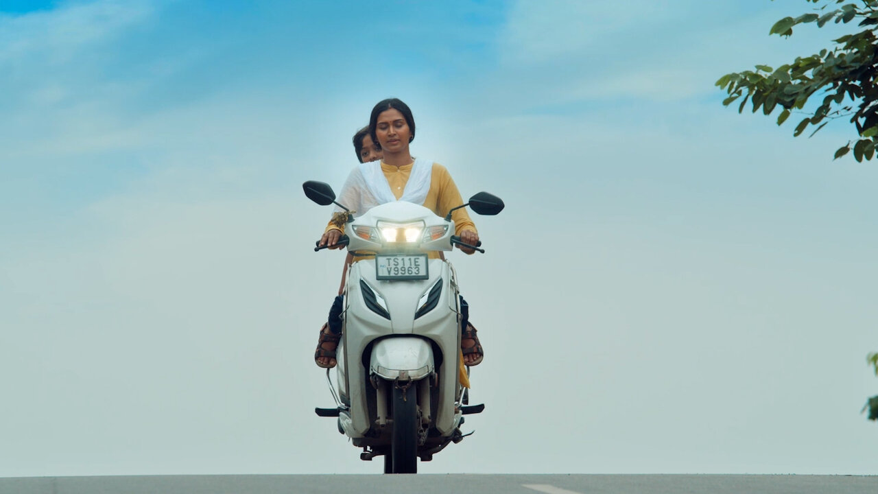Varalaxmi (From "Pekamedalu")