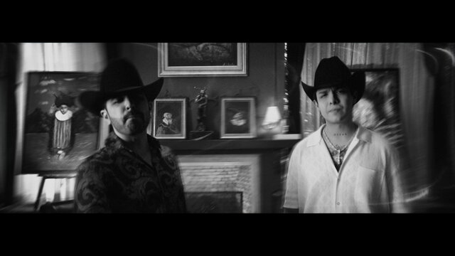 Todo A Su Momento (Official Video)