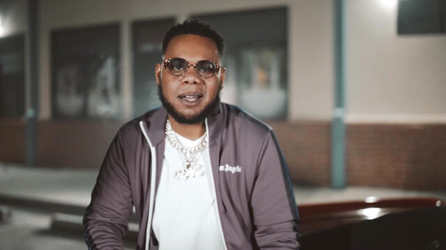 WOAH (feat. CURREN$Y)