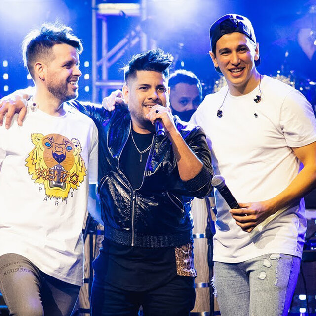 Baile Con Amigos, Vol. 2: Creo en Mi / El Bombero