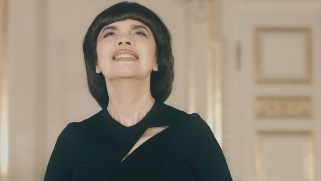 Le premier regard d'amour (Official Video)