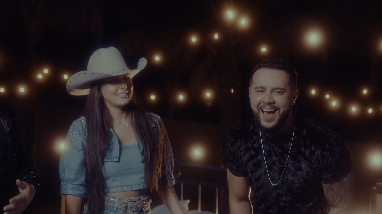 Duas Três (Clipe Oficial)