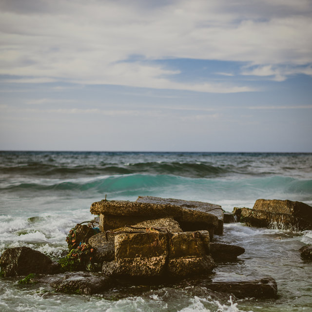 Suaves Sonidos de Rocas de Olas del Océano