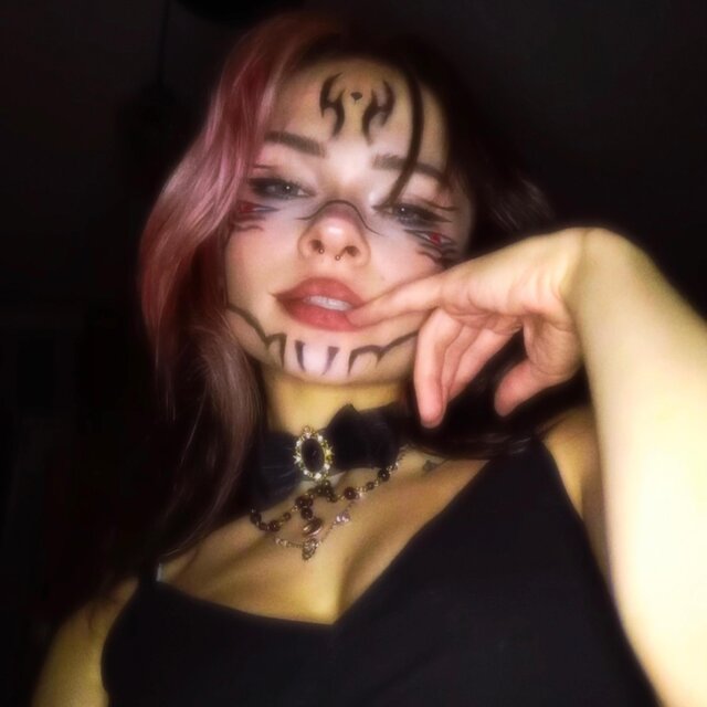 NIGHTCRAWLER (feat Desire4u)