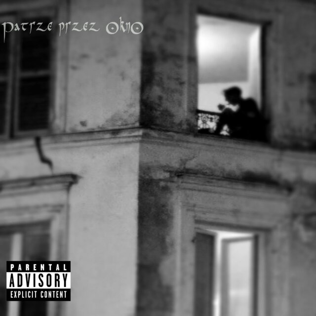 patrzę przez okno