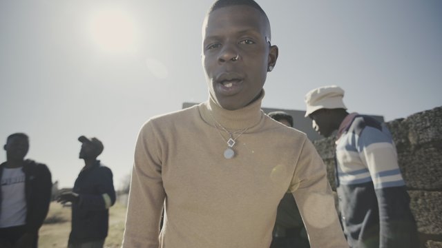 Uhamba Nobani (feat. Sho Madjozi)