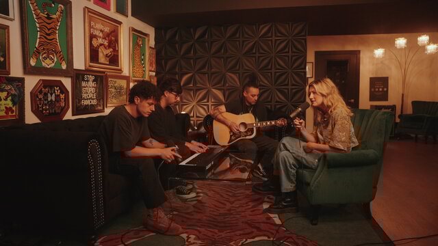 This Ain't a Breakup (feat. Nightly) (Stripped)