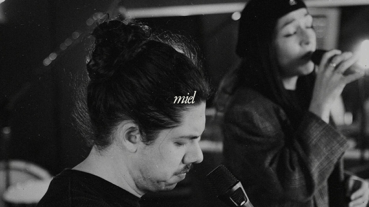 Isra y Vale - Miel (Acústica - En Vivo)
