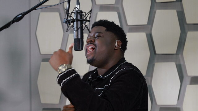 Green Light (Studio Performance)