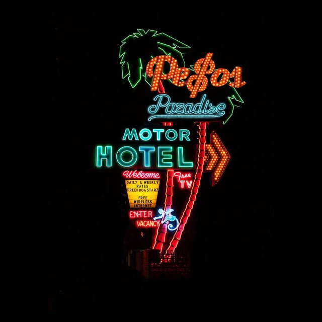 Pe$os Paradise