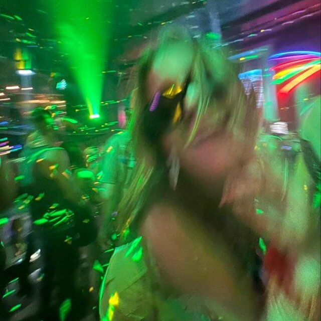 MOVE IT (feat. CAZ! & Wassup Rocker)