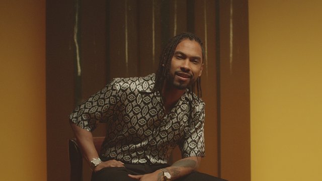 Come Through and Chill (feat. J. Cole & Salaam Remi) (Official Video)