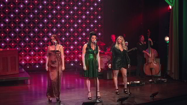 Come On Christmas Time (Live Performance)