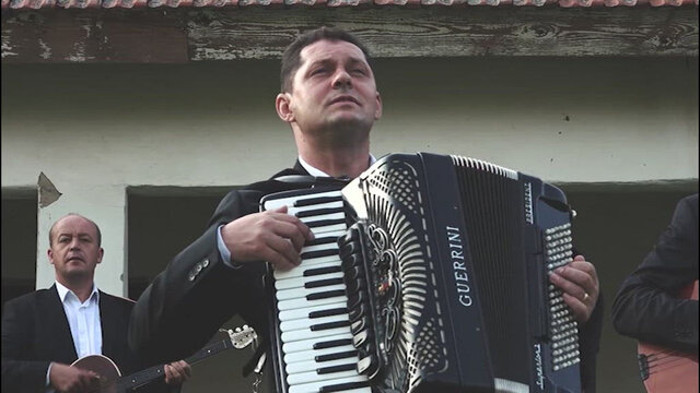 U Mome Selu, Skroz Na Kraju