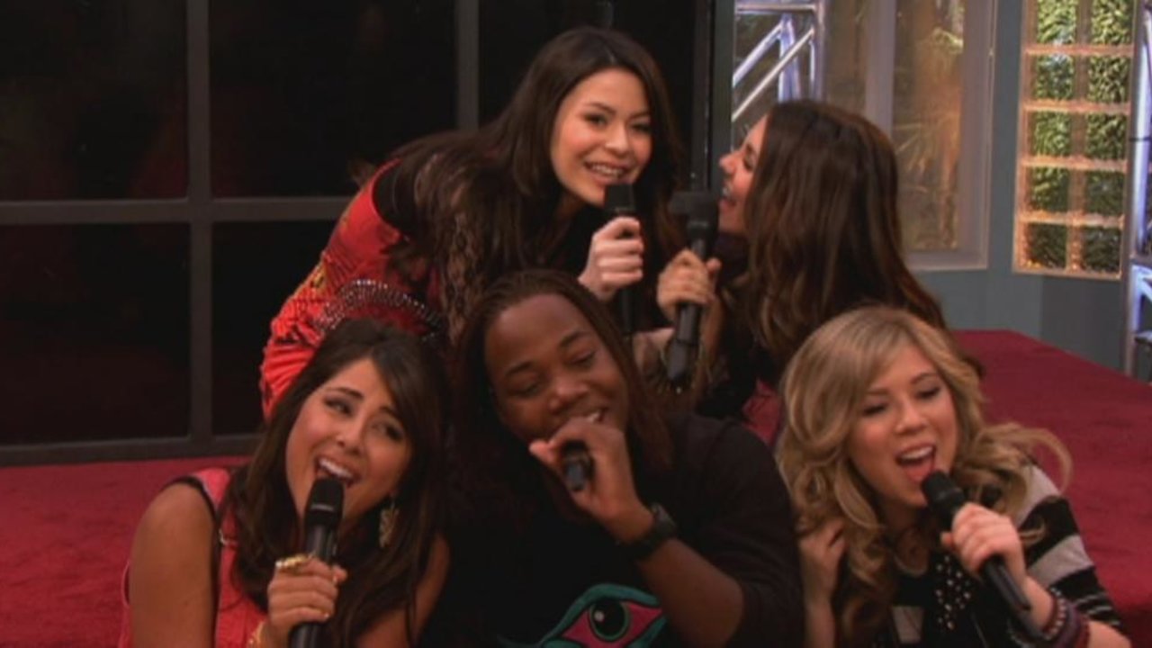 Leave It All To Shine (feat. Victoria Justice) (featuring Miranda Cosgrove & Victoria Justice)