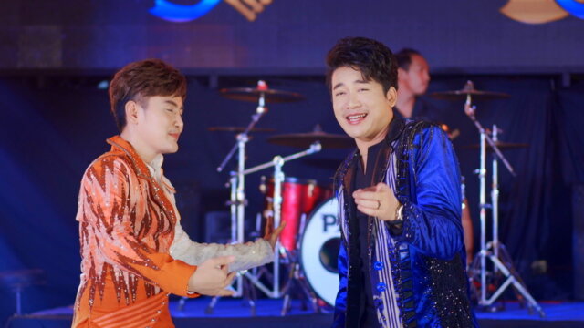 ขอมักน้องสาวหมู่