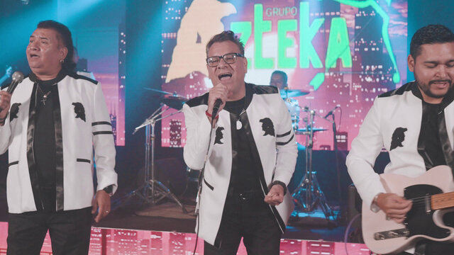 Ninguno De Los Dos (En Vivo)