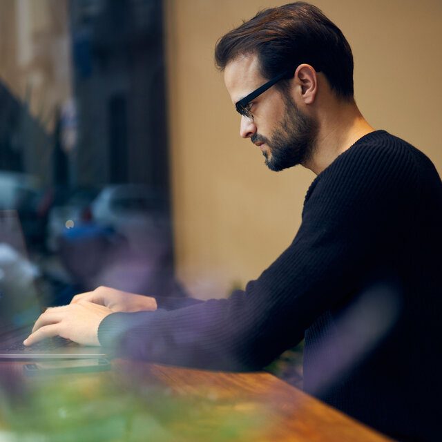 Liquid Focus: A Rain-Kissed Piano for Concentration