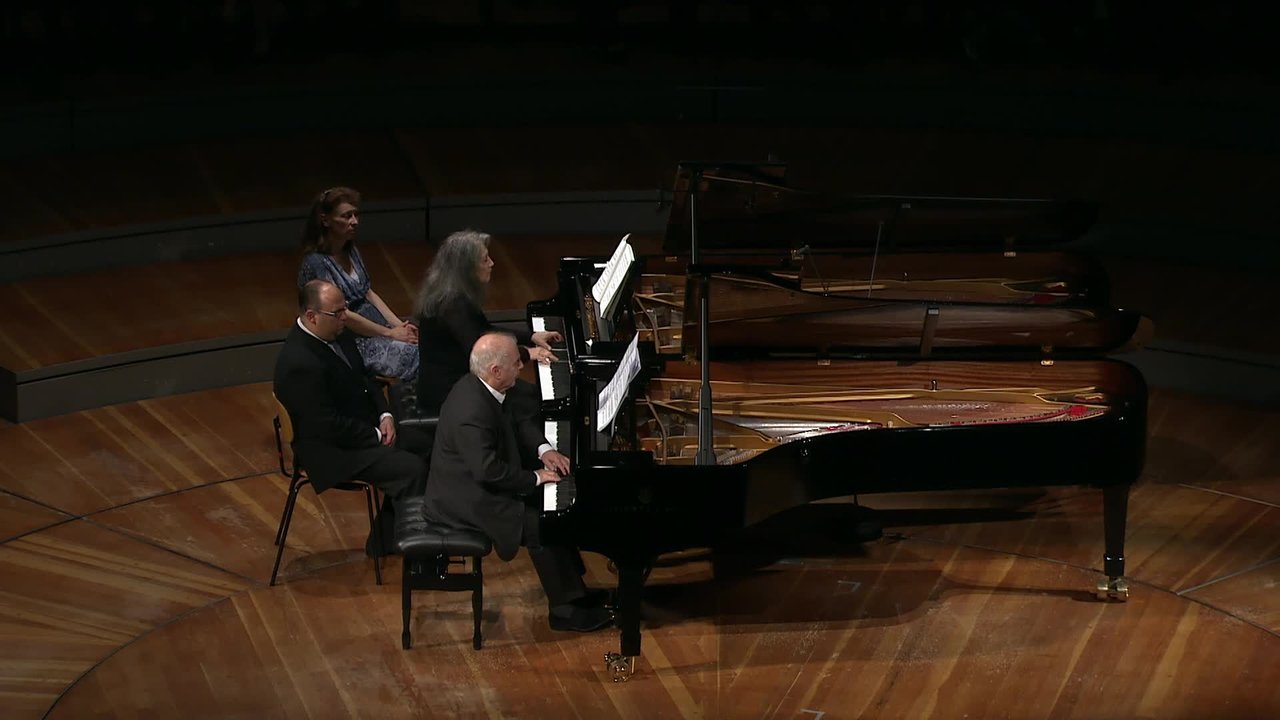 Stravinsky: Le sacre du printemps / Pt 1: L'adoration de la terre: I. Introduction (Version for Piano Duet)