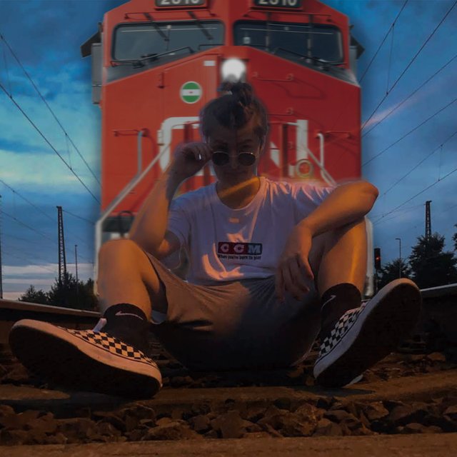 277353