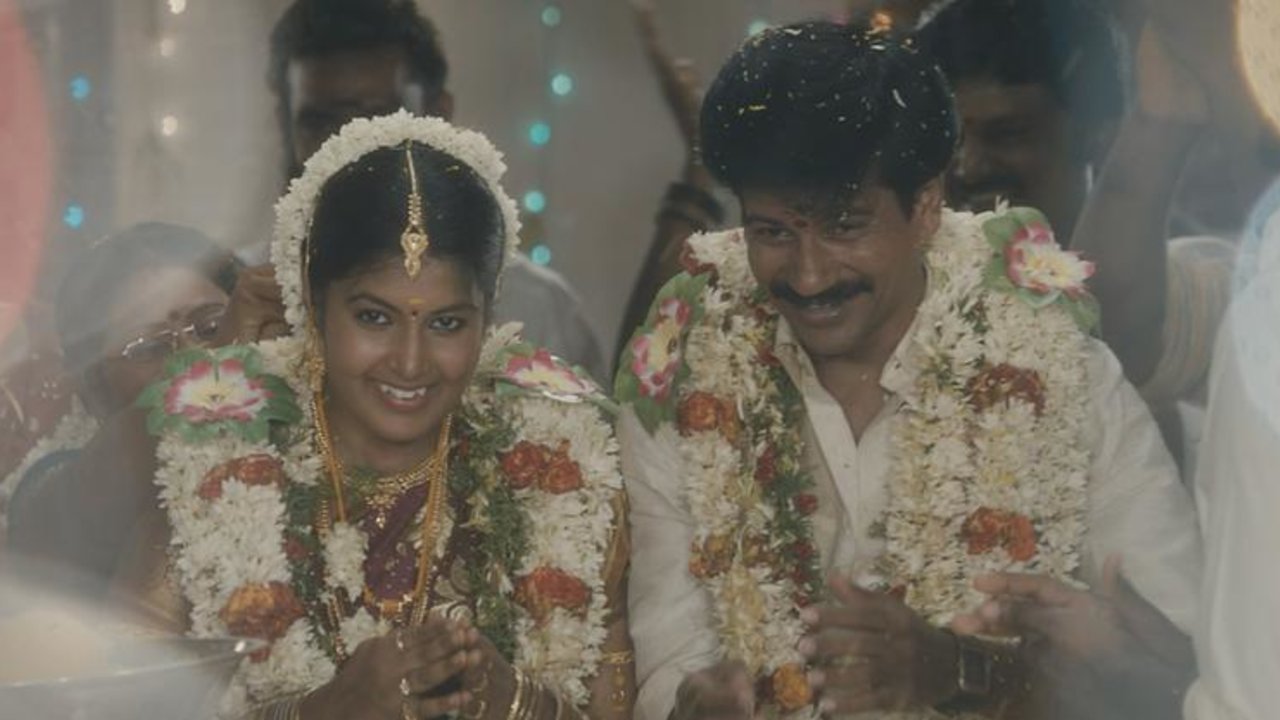 Mukkulathu (From "Madha Yaanai Koottam")