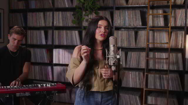 Too Hurt To Fall In Love (Mirror Acoustic Session)