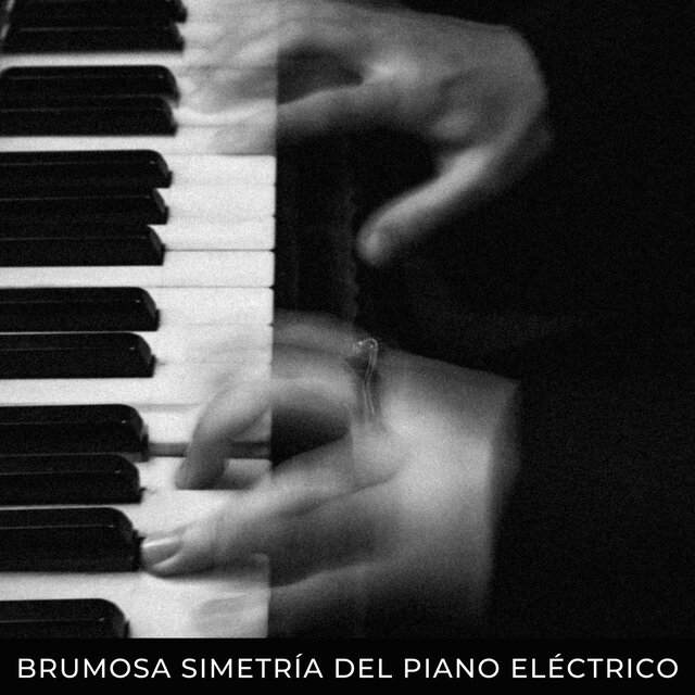 Brumosa Simetría Del Piano Eléctrico