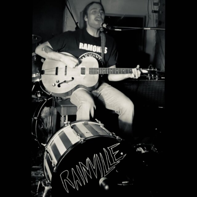 1 Man Band LIVE
