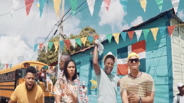 Esta Fiesta Remix