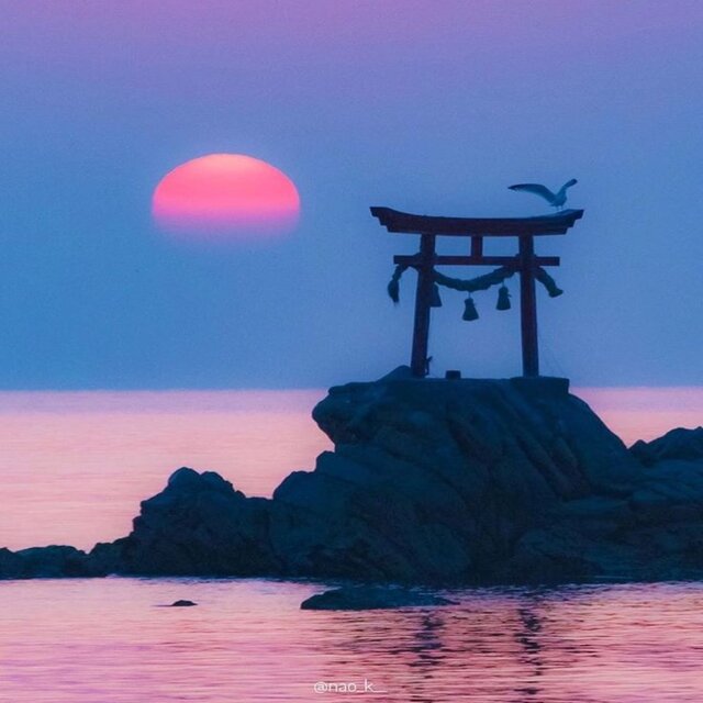 dusk / dawn