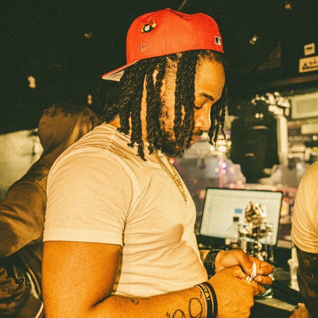 STUCK (feat. Chucky Hollywood & T2)