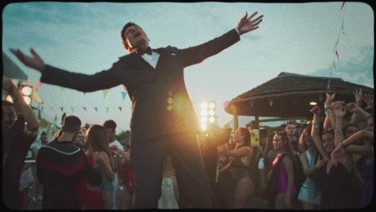 LA OLA (Official Video)