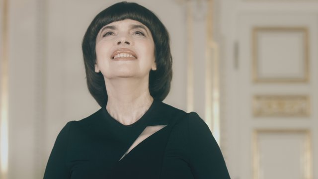 Le premier regard d'amour (Russian Version) (Official Video)