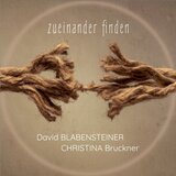 Zueinander finden