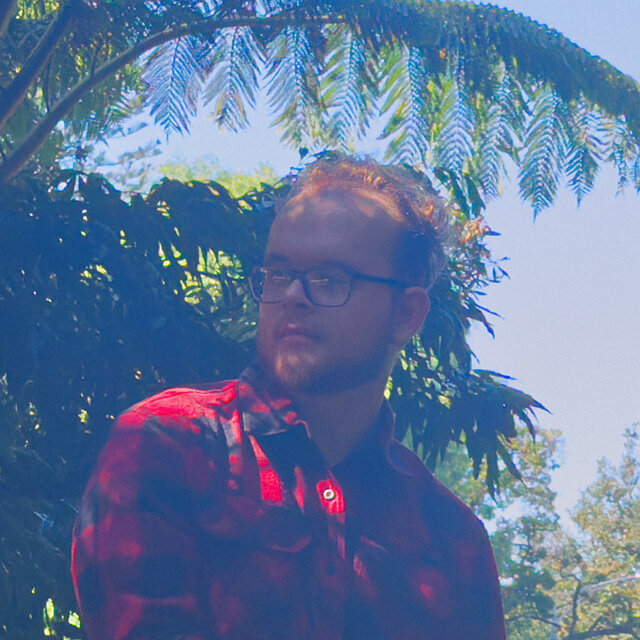 A Moment To Pivot On (Deluxe)