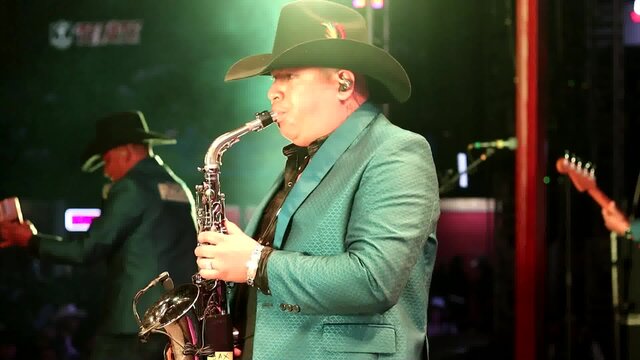 Que el Mundo Ruede (En Vivo 45 Aniversario)